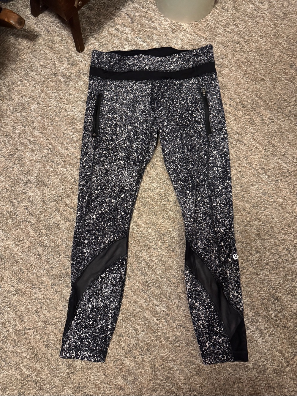 Lululemon Women’s Speckled Black & White Performance Leggings with Mesh Panels